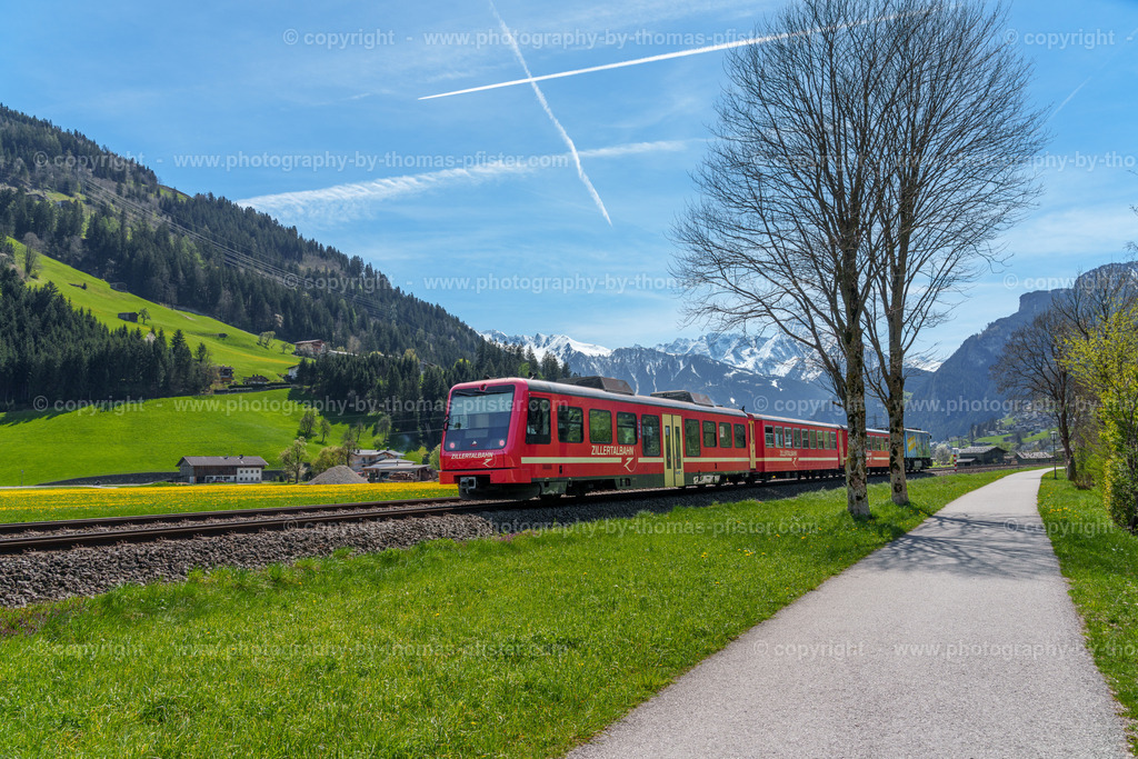 Zillertalbahn im Frühling copyright  Thomas Pfister-1 | PHOTOGRAPHY BY THOMAS PFISTER