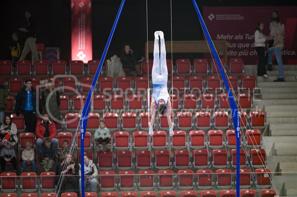 Schweizer Meisterschaften Kunstturnen Mannschaften Männer (B) - 22. November 2025 | Schweizer Meisterschaften Kunstturnen Mannschaften Männer (B)AXA Arena, WinterthurBild: Sportfotografie Markus Aeschimann | www.markus-aeschimann.ch - Realisiert mit Pictrs.com