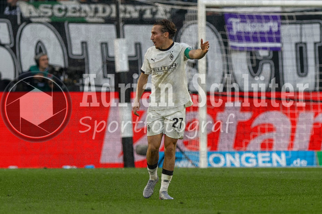 Borussia Mönchengladbach vs Eintracht Frankfurt - Bundesliga  | Mönchengladbach, Deutschland, 27.09.25:   Rocco Reitz (Borussia Mönchengladbach) gestikuliert, Gestik waehrend des Spiels der Bundesliga zwischen Borussia Mönchengladbach vs Eintracht Frankfurt im Stadion im Borussia Park(Foto von Brauer-Fotoagentur / Adrian Schlueter)