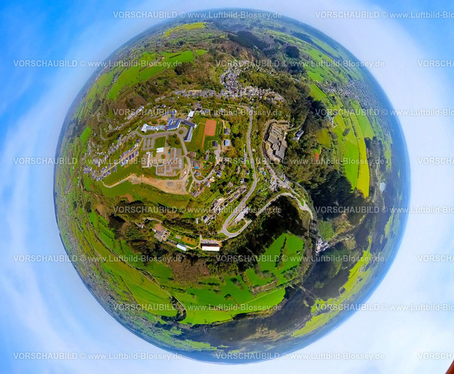 Monschau240590150Stadtmitte_Rurtal | Luftbild, Ortsansicht Stadtmitte von Monschau, Erlebnismuseum Lernort Natur, Burgring, St. Michael Gymnasium, Erdkugel, Fisheye Aufnahme, Fischaugen Aufnahme, 360 Grad Aufnahme, tiny world, little planet, fisheye Bild, Monschau, Nordrhein-Westfalen, Deutschland