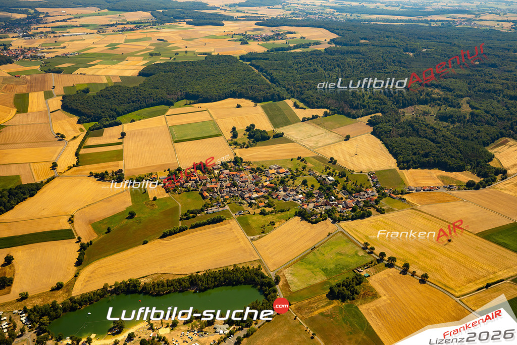 Die Luftaufnahme Neuenhain - Neuental wurde 2022 vom Flugzeug aus (keine Drohne) erstellt. Hohe Auflösung -für große Poster und Wandbilder geeignet - Garantiert!