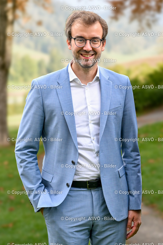 Conrad Miller_ASVÖ NÖ-3 | 19.10.2024, Aigen im Ennstal, AUT, ASVÖ, Porträt Bilder Bundesvorstandsitzung 2024 im Imlauer Hotel Schloss PichlarnConrad Miller ©ASVÖ / Harald Dostal  - Realisiert mit Pictrs.com