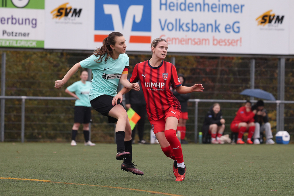 FCHWAS_251102_3446 | 1.FC Heidenheim 1846 II vs. SGM DJK-SV Wasseralfingen/Neuler, Fußball, Frauen, Bezirksliga, 2025/2026, 8. Spieltag, 02.11.2025 in Mergelstetten (Foto: Michael Bulling) - Realisiert mit Pictrs.com