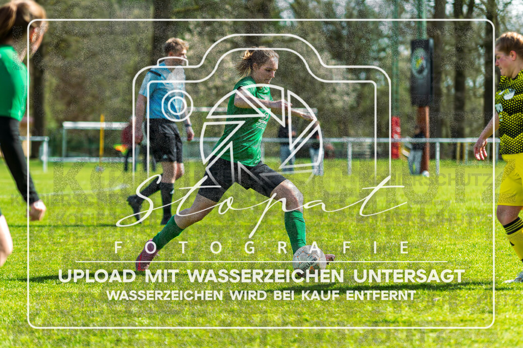 SGFTUS-1027 | Damen Kreisliga HK/CE Spiel zwischen SG Fulde und TuS Eversen-Sulze im Fulder Zentralstadion, Fulde (Simon Paul Stopat) - Realisiert mit Pictrs.com