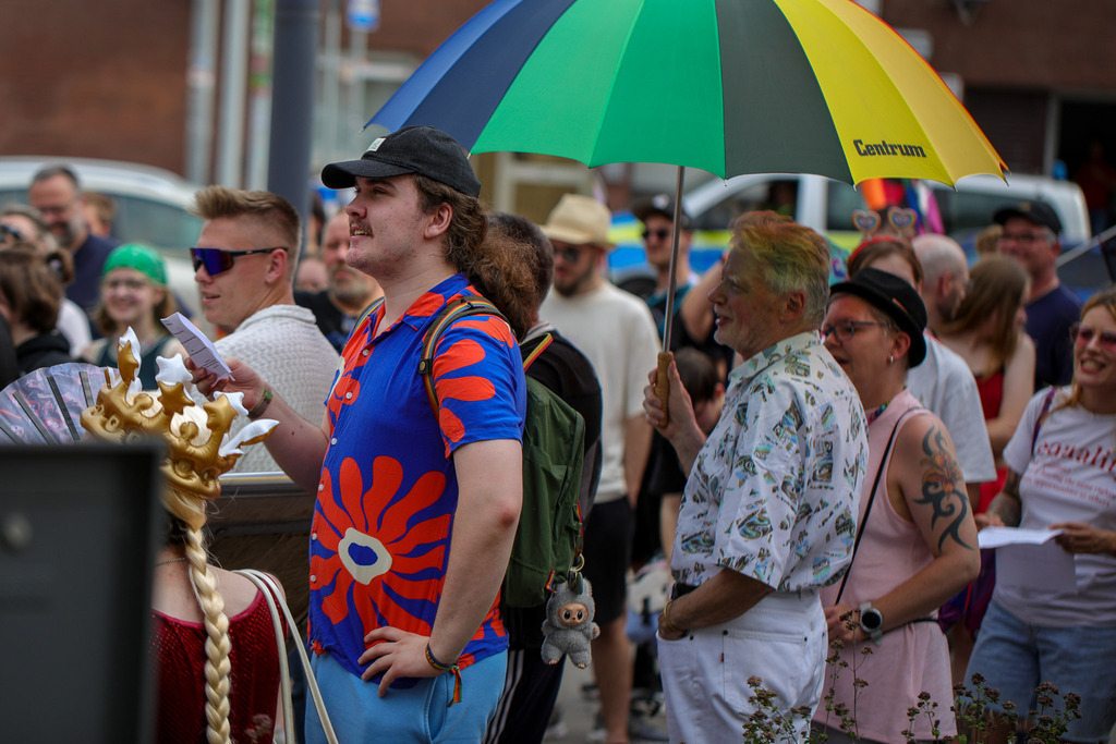 CSD_Moers_190725_097 | Bildergalerie von Sport-Ereignissen aber auch von weiteren spannenden Dingen - nicht nur vom Niederrhein. In Anlehnung an den bekannten Spruch von Hanns Dieter Hüsch heißt das Motto: "Niederrhein ist überall".  - Realisiert mit Pictrs.com