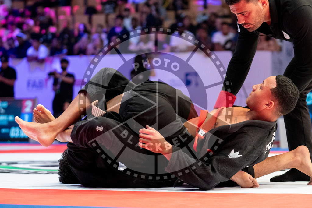 20231108PBB1070 | Fighters compete during the AJP World Professional Championship in the Mubadala Arena in Abu Dhabi, Arab United Emirates, on November 8, 2023.