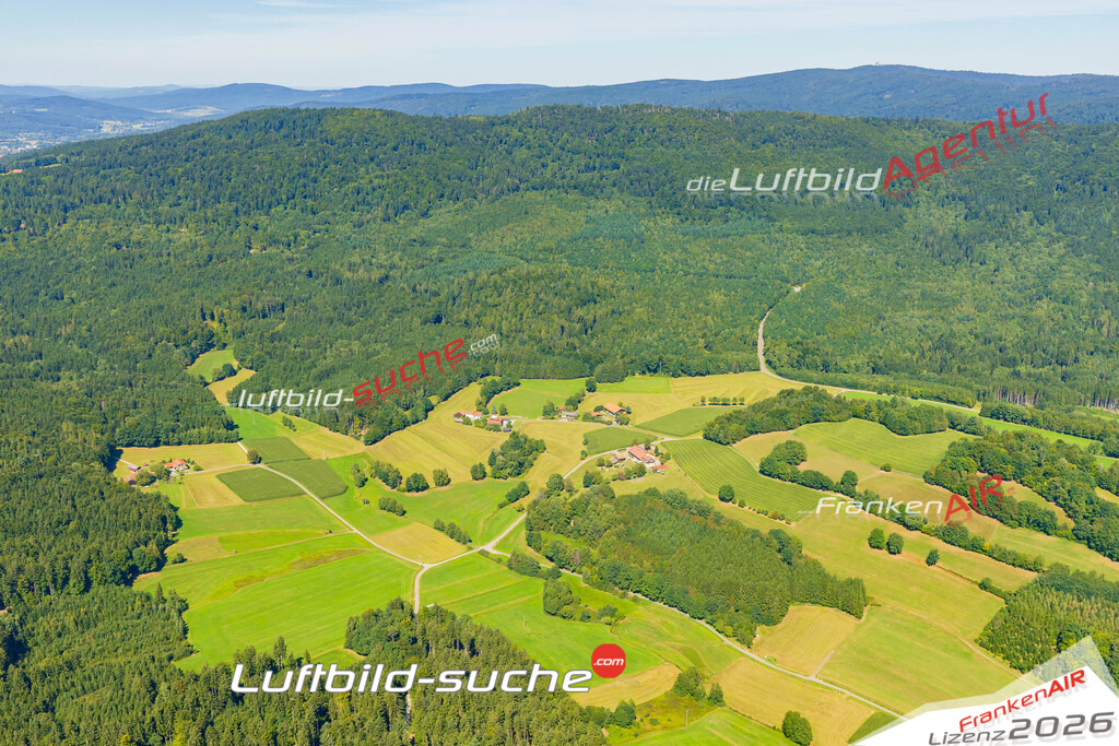 Luftaufnahme von Gleißenberg - Die Luftaufnahme wurde 2025 vom UL-Flugzeug heraus erstellt ( keine Drohne ) - Hochauflösende Luftaufnahme - für professionelle Ausdrucke geeignet. Die Geschenkidee !Mit Lizenz und Bildrechte bestellbar