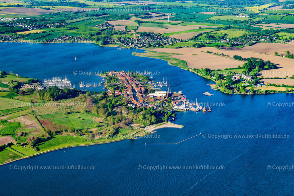 Arnis_an_der_Schlei_ELS_2751170524 | ARNIS 17.05.2024 Ortskern am Uferbereich des Schlei in Arnis im Bundesland Schleswig-Holstein.Kleinste Stadt in Deutschland. // Village on the banks of the area Schlei in Arnis in the state Schleswig-Holstein. Foto: Martin Elsen