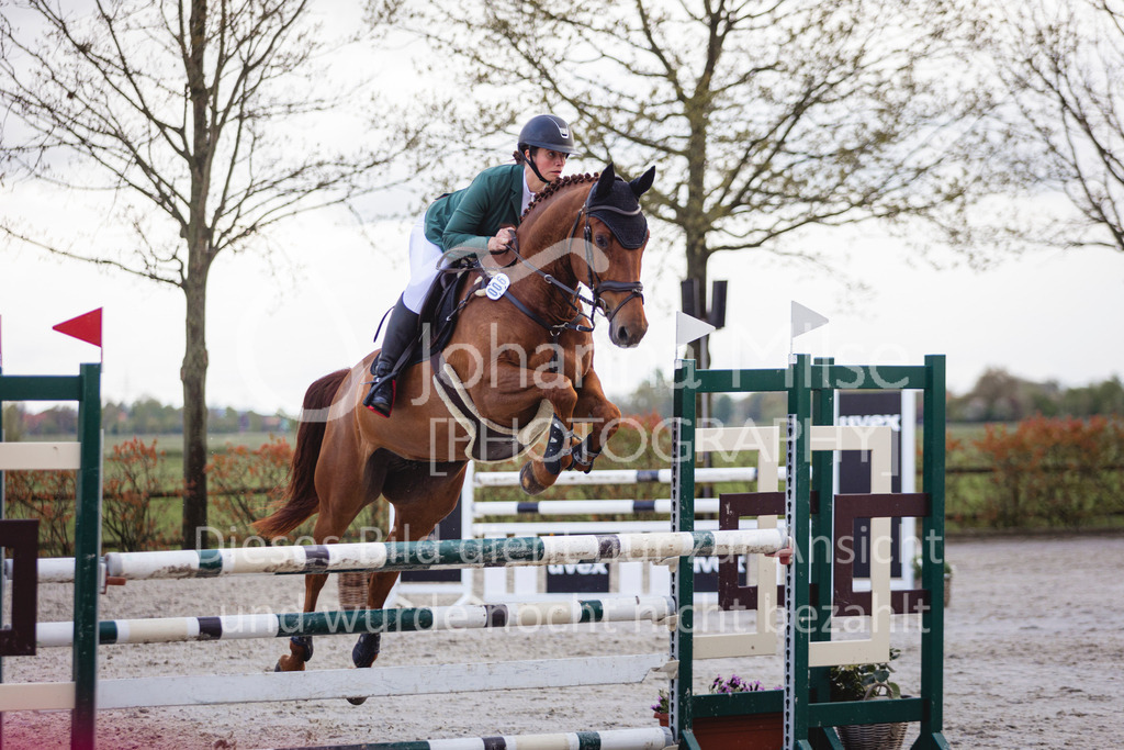 240424_Lemwerder_Stil-L-239 | Deine schönsten Turniermomente als professionelle Fotos! Entdecke hochwertige Pferdesport-Fotografie im Online-Shop. Jetzt Fotos finden & bestellen!