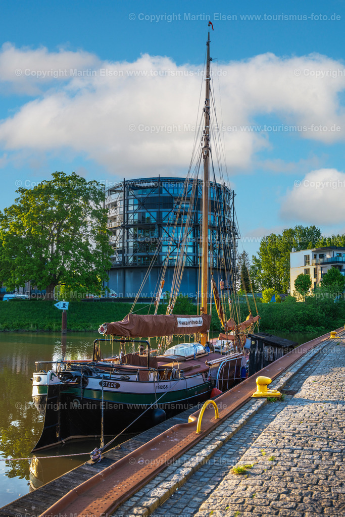 Stade Hafencity Segler Gasometer_ELS_5964010525 Kopie | Fotos aus den Touristenorten aus Norddeutschland. - Realisiert mit Pictrs.com