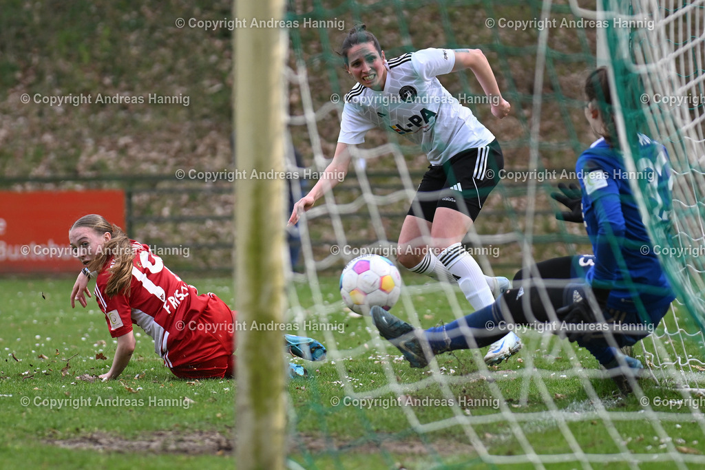 Fußball I Frauen I Saison 2024-25 I Oberliga I FC Jesteburg-Bendestorf - SpVg Aurich Frauen I 13.4.2025 | a-hannig - Realisiert mit Pictrs.com