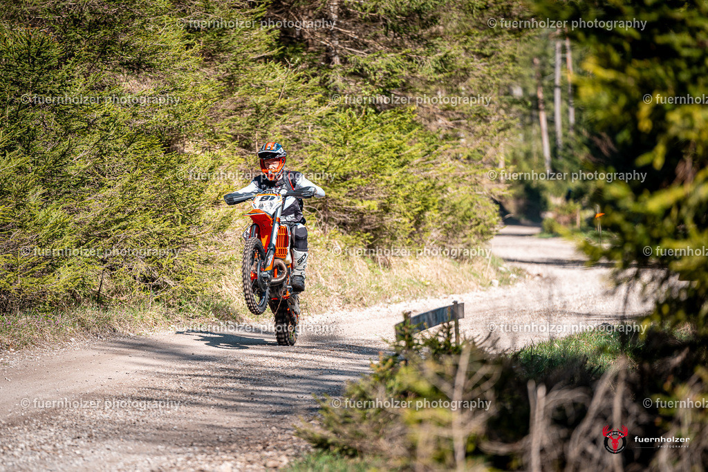 fuernholzer_250501-C2-57 | Fotografische Impressionen von der Red Stag Enduro Extreme by fuernholzer-photography.com. Endurosport in Österreich fotografisch festgehalten von fuernholzer. Auftragsfotografie für Private, Gewerbefotos und Industriefotografie. Eventfotografie, Sportfotografie und Motorsportfotografie. Anbieter von Fotoworkshops, Fototraining, fotografischen Vorträgen und Fotoseminaren.
