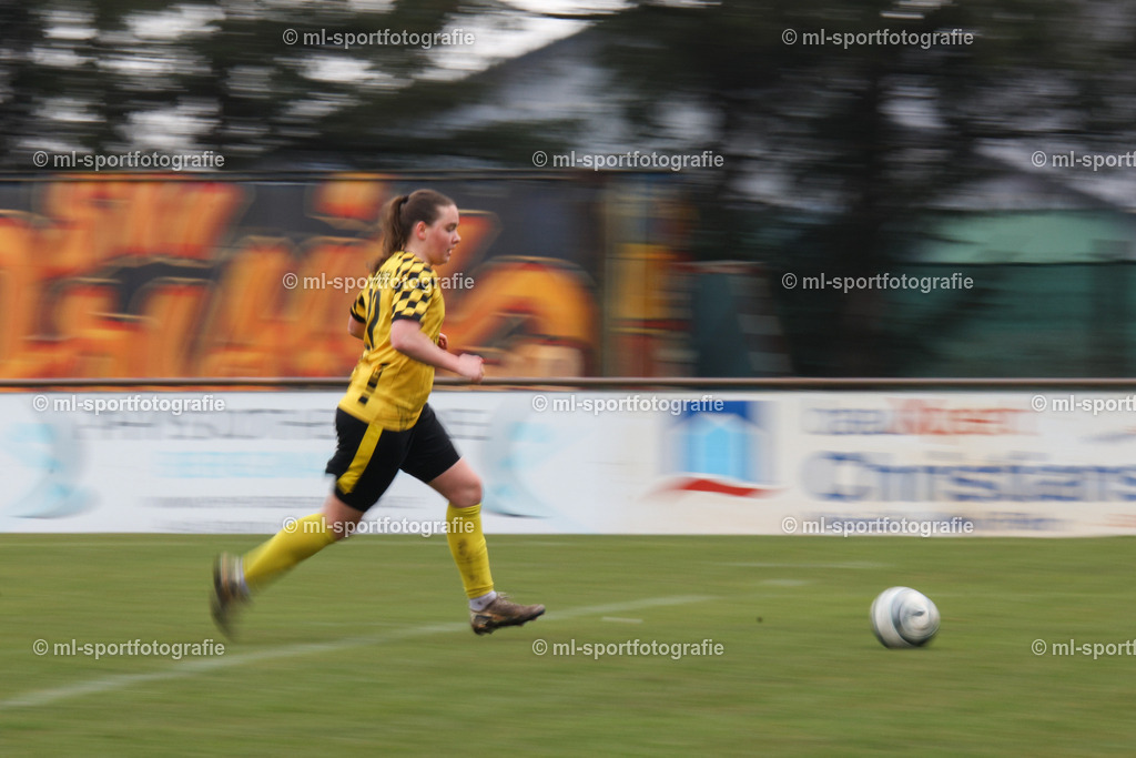 Fußball I Frauen I Saison 2025/2026 I Oberliga Schleswig-Holstein I 14. Spieltag I SV Frisia 03 Risum-Lindholm - SV Wahlstedt | ml-sportfotografie - Realisiert mit Pictrs.com