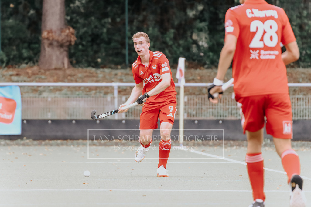 Herren_Bundesliga_02_F_RWK-UHC_21.09.25_Köln (353 von 471) | lanaschraderfotografie - Realisiert mit Pictrs.com