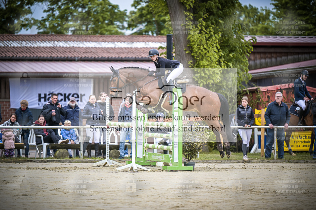 DOS_5584 | Entdecke hochwertige Reitturnierfotos von Foto Oger. Professionell, emotional und authentisch – jetzt Lieblingsmomente im Shop bestellen.Deutschlandweite Turnierfotografie. - Realisiert mit Pictrs.com