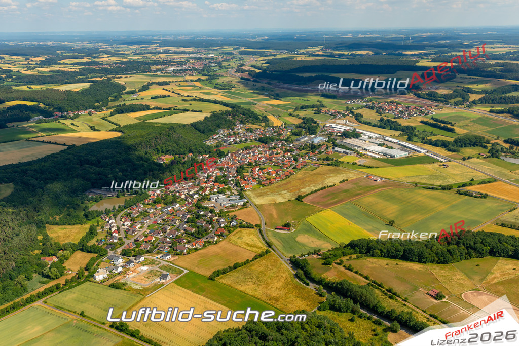 Das Luftbild zeigt : Aschbach Schlüsselfeld - Die Luftaufnahme wurde 2023 vom UL-Flugzeug aus erstellt ( keine Drohne ) - Hochauflösende Luftaufnahme - Für grossformatige Ausdrucke geeignet. Die Geschenkidee !Mit Lizenz und Bildrechte bestellbar