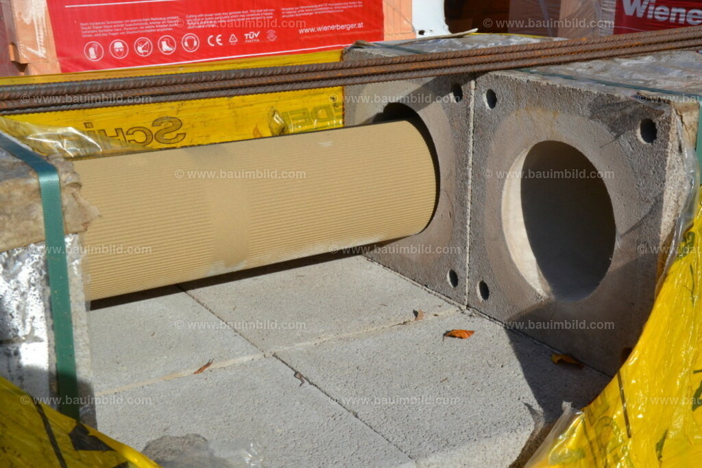 bib-lg08-schornstein-0003 | Nach LV-Leistungsgruppen sortierte Detailfotos über den Bau eines Hauses. Alle Hausbau-Bilder direkt vom Urheber und Autor der Website Haus-Selber-Bauen.com