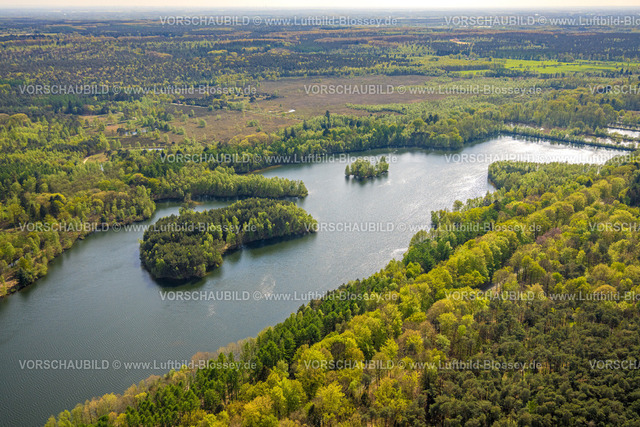 Brueggen240403185DiergartscherSeeSchwalm | Luftbild, Diergartscher See Naturschutzgebiet NSG Elmpter Schwalmbruch, Mischwald und Insel im See, Fernsicht, Auenlandschaft an der deutsch-niederländischen Grenze, Oebel, Brüggen, Niederrhein, Nordrhein-Westfalen, Deutschland