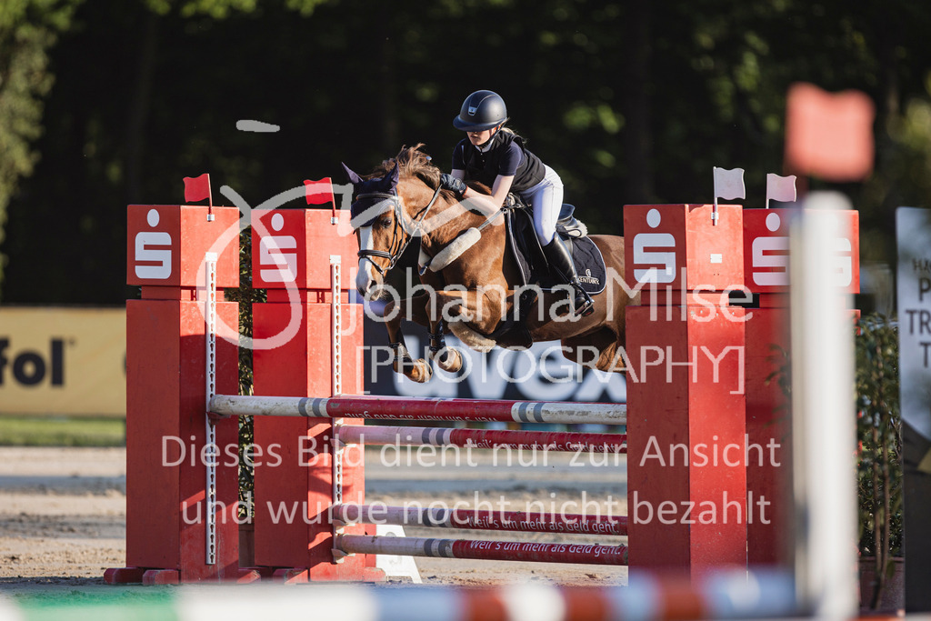 250501_MünsterHandorf_PonyTrophy-363 | Deine schönsten Turniermomente als professionelle Fotos! Entdecke hochwertige Pferdesport-Fotografie im Online-Shop. Jetzt Fotos finden & bestellen!