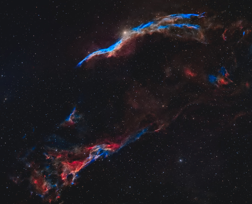 Western Veil Nebula (NGC 6960) | SIMPLE  =                    T / file does conform to FITS standardBITPIX  =                  -32 / number of bits per data pixelNAXIS   =                    3 / number of data axesNAXIS1  =                 2932 / length of data axis 1NAXIS2  =                 2077 / length of data axis 2NAXIS3  =                    3 / length of data axis 3EXTEND  =                    T / FITS dataset may contain extensionsCOMMENT   FITS (Flexible Image Transport System) format is defined in 'AstronomyCOMMENT   and Astrophysics', volume 376, page 359; bibcode: 2001A&amp;A...376..359HBZERO   =                   0. / Offset data range to that of unsigned shortBSCALE  =                   1. / Default scaling factorMIPS-HI =                44878 / Lower visualization cutoffMIPS-LO =                 2358 / Upper visualization cutoffPROGRAM = 'Siril 1.4.0-beta3'  / Software that created this HDUDATE    = '2025-08-11T19:13:39' / UTC date that FITS file was createdDATE-OBS= '2025-08-09T21:54:58' / YYYY-MM-DDThh:mm:ss observation start, UTROWORDER= 'TOP-DOWN'           / Order of the rows in image arrayFILTER  = 'mixed   '           / Active filter nameFOCALLEN=              375.996 / [mm]  Focal lengthXBINNING=                    1 / Camera binning modeYBINNING=                    1 / Camera binning modeXPIXSZ  =      5.3600001335144 / [um] Pixel X axis sizeYPIXSZ  =      5.3600001335144 / [um] Pixel Y axis sizeSTACKCNT=                    1 / Stack framesOBJCTRA = '20 47 40.693'       / [H M S] Image center Right AscensionOBJCTDEC= '+30 57 39.847'      / [D M S] Image center DeclinationRA      =     311.919554567111 / [deg] Image center Right AscensionDEC     =     30.9610686422117 / [deg] Image center DeclinationCTYPE1  = 'RA---TAN-SIP'       / TAN (gnomic) projection + SIP distortionsCTYPE2  = 'DEC--TAN-SIP'       / TAN (gnomic) projection + SIP distortionsCUNIT1  = 'deg     '           / Unit of coordinatesCUNIT2  = 'deg     '           / Unit of coordinates - Realisiert mit Pictrs.com