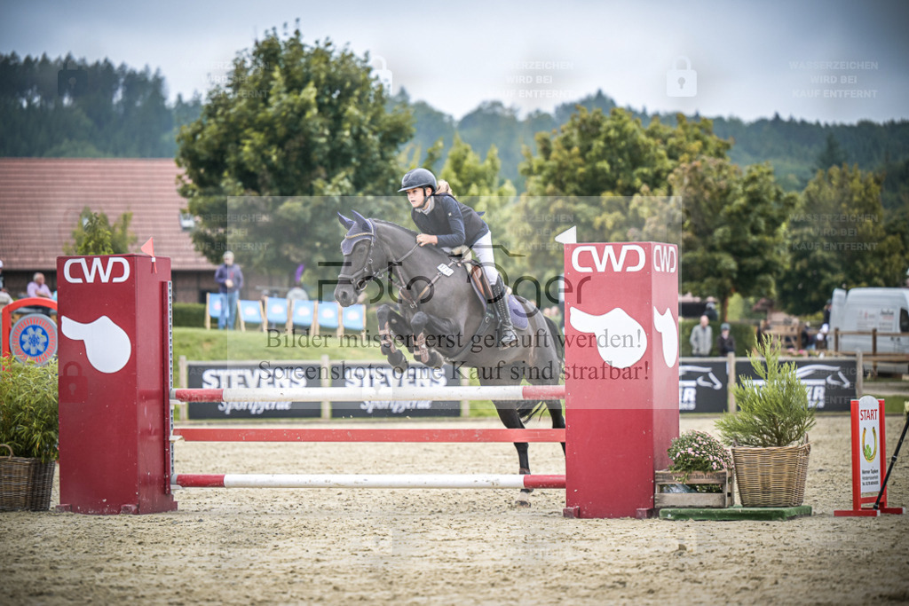 DOS_2374 | Entdecke hochwertige Reitturnierfotos von Foto Oger. Professionell, emotional und authentisch – jetzt Lieblingsmomente im Shop bestellen. - Realisiert mit Pictrs.com