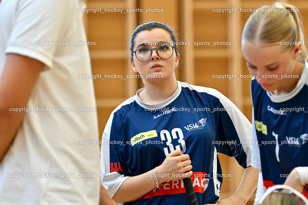 VSV Unihockey vs. SPG HSI/Wikings Zell | #33 Laura Walluschnig VSV Unihockey, #7 Lina Heber VSV Unihockey, VSV Unihockey vs. SPG HSI/Wikings Zell, VSV Unihockey Damen vs. SPG HSI Wikings Zell 27.9.2025 am 27.09.2025 in Villach (Ballspielhalle St. Martin), Austria, (Photo by Bernd Stefan)