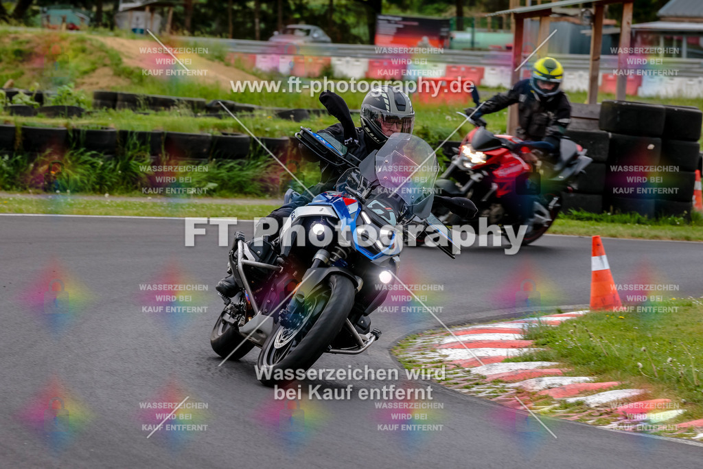 MotoTeamVBK-20154 | Hier findet Ihr Bilder von Touristenfahrten auf der Nürburgring Nordschleife oder von anderen Veranstaltungen die ich besucht habe. Viel Spass beim Durch Schauen 