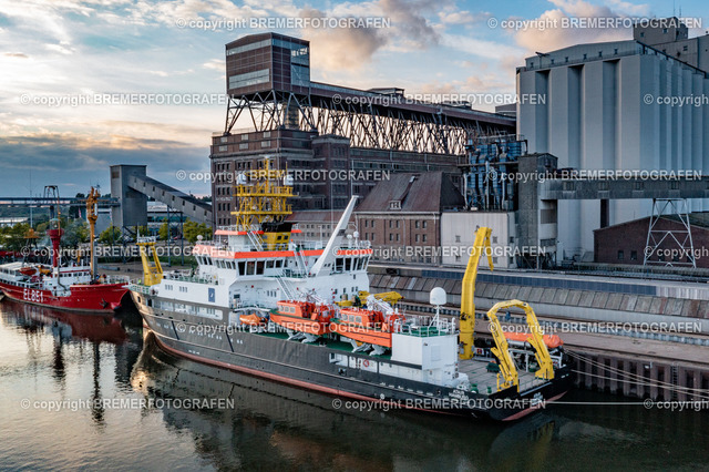 DJI_0979 | 30.09.2022 Drohnenaufnahmen Dt. Schifffahrtstag 2022 Bremen Wendebecken / Weser