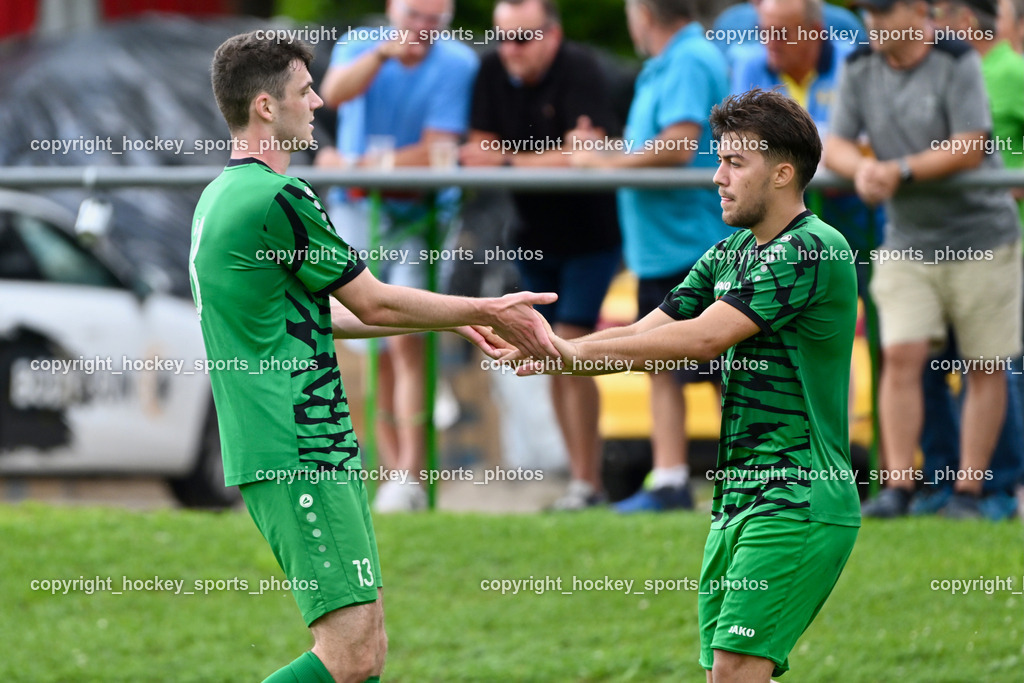 ATUS Nötsch vs. SC Landskron | Jubel SC Landskron Mannschaft, #19 Daniel Martinovic SC Landskron, #13 Christopher Kotz SC Landskron, ATUS Nötsch vs. SC Landskron, ATUS Nötsch vs. SC Landskron am 26.07.2025 in Nötsch (Dobratsch Arena), Austria, (Photo by Bernd Stefan)