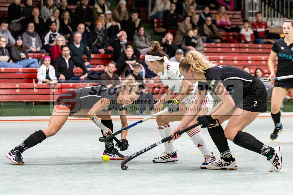 SFE_20250112_0085 | Köln, Deutschland, 12.01.2025:  ßHockey 1. Bundesliga Damen Rot-Weiss Köln - Schwarz-Weiß Köln im KTHC Stadion Rot-Weiss Köln Tennis and Hockey Club am 12.01.2025 in Köln, Deutschland. (Foto von Stephan Fehrmann)Köln, Germany, 12.01.2025: ßHockey 1. Bundesliga Damen Rot-Weiss Köln - Schwarz-Weiß Köln in KTHC Stadion Rot-Weiss Köln Tennis and Hockey Club at 12.01.2025 in Köln, Deutschland. (Foto from Stephan Fehrmann)