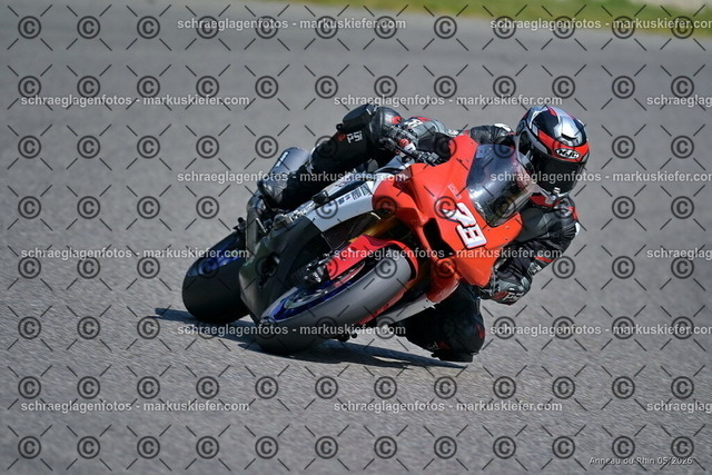 26BT02-1274 | markuskiefer.com - Realisiert mit Pictrs.com