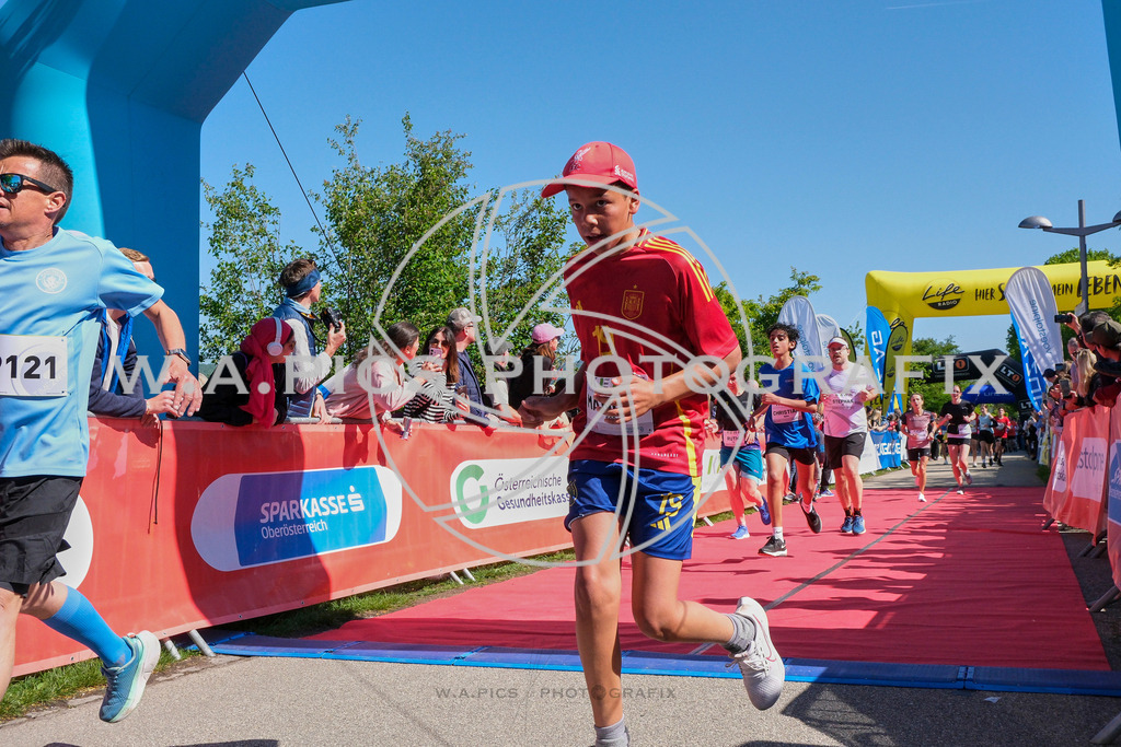 ..... | LINZ,AUSTRIA,27.April 24, Int. 3 Brückenlauf Linz  , Image shows: Photo: WAPICS / Michael ring