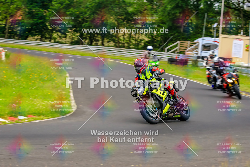VBK-7501 | Hier findet Ihr Bilder von Touristenfahrten auf der Nürburgring Nordschleife oder von anderen Veranstaltungen die ich besucht habe. Viel Spass beim Durch Schauen 