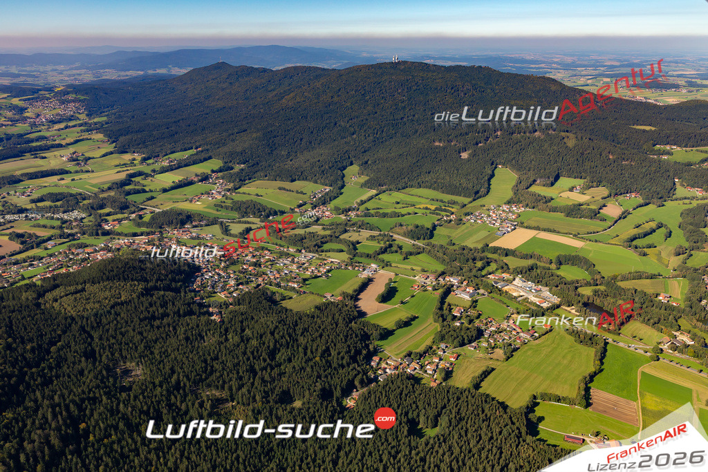 Das Luftbild der Stadt Hohenwarth wurde 2021 vom Flugzeug heraus erstellt (keine Drohne) Aufnahmehöhe ca.450 Meter- hohe Bildauflösung und Druck-Qualität garantiert!