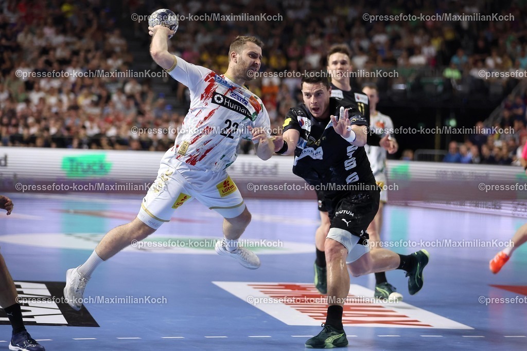 KoeEHF15062502031 | 15.06.2025, Handball, Finale TruckScout24 EHF FINAL4, LANXESS arena Köln, Füchse Berlin - SC Magdeburg: Lukas Mertens (Magdeburg #22) gegen Mijajlo Marsenic  (Fuechse Berlin #93) 