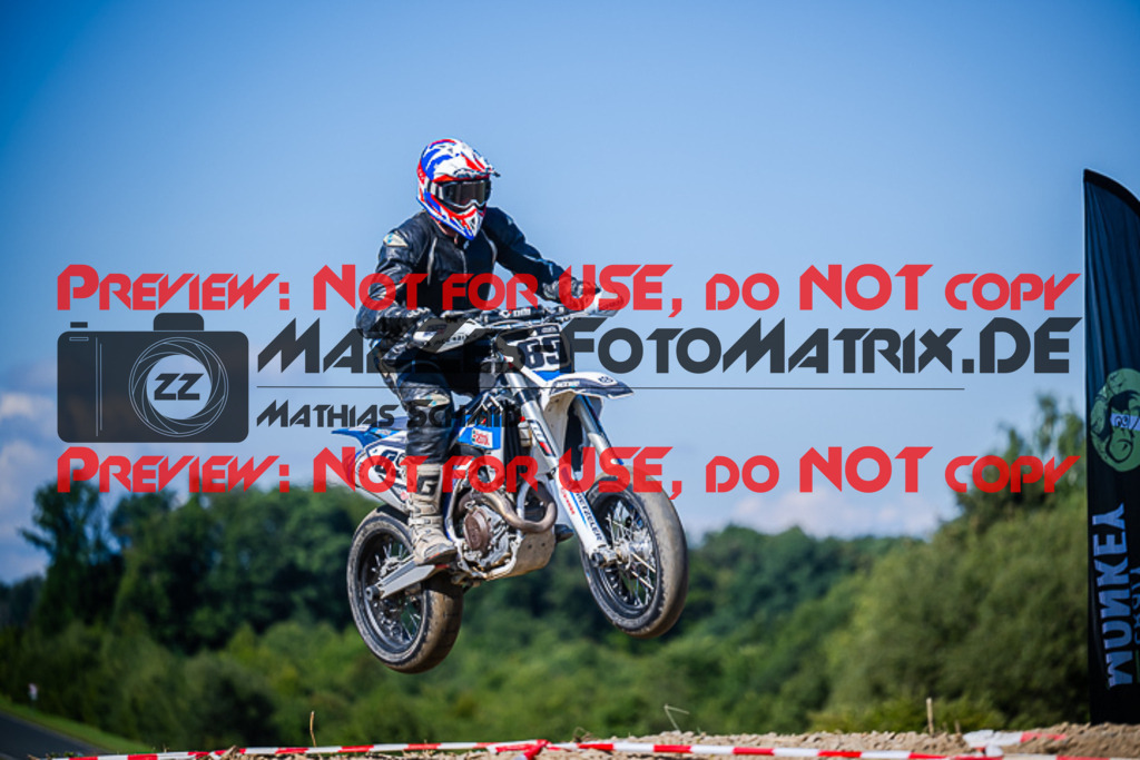 MaZZes_FotoMatrix_220904_3583 | UE40