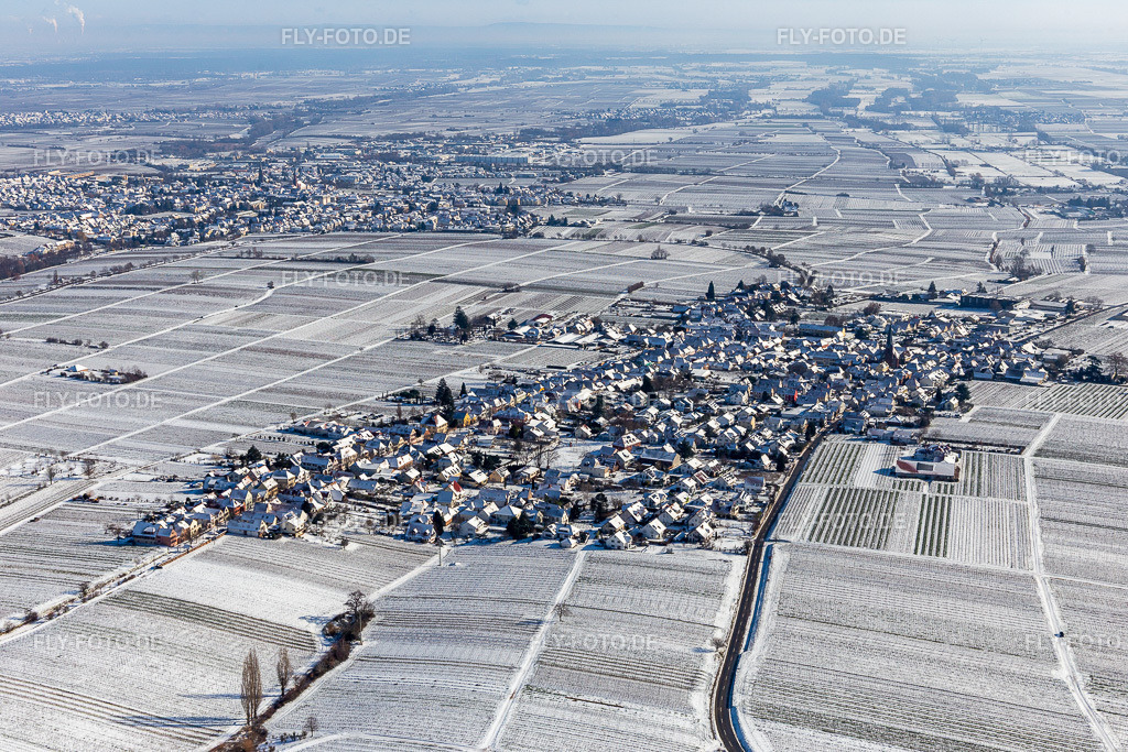 Winterluftbild im Schnee | Luftbild: Winterluftbild im Schnee in Rhodt unter Rietburg im Bundesland Rheinland-Pfalz in Deutschland. Foto: IMG_124528.jpg vom 11.02.2021 durch ©2025 Werner Riehm fly-foto.de/copyright - Realisiert mit Pictrs.com