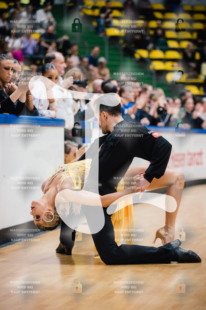 Hessen Tanzt WDSF International Open Latin 4th (83) Vitalii Zakharov _ Tabea Louisa Thaler (TC Blau-Orange Wiesbaden)-2025-05-18-5386 | Webshop for digital downloads and prints of dance sport, event & show photographer Julian Link - Realisiert mit Pictrs.com