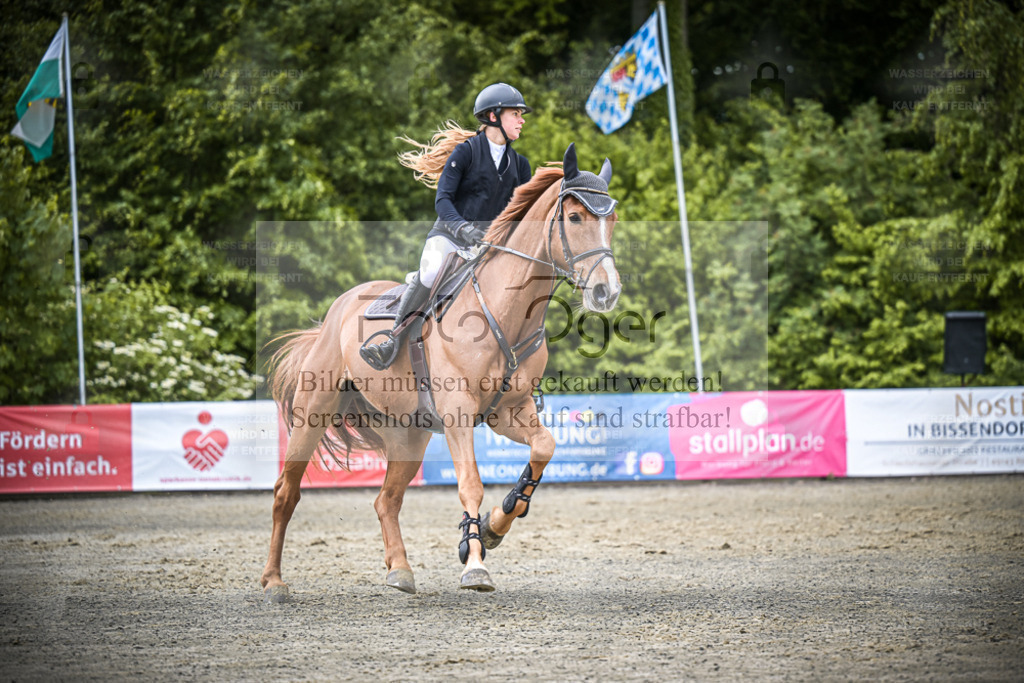 DOS_2086 | Entdecke hochwertige Reitturnierfotos von Foto Oger. Professionell, emotional und authentisch – jetzt Lieblingsmomente im Shop bestellen. - Realisiert mit Pictrs.com