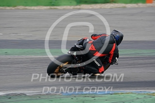 2022_09_13_PBK_25298 | Sportfotografie; SlowMotion; Video; Rennstrecke; Hafeneger; Speer; Racing; RSE; BMW; CBO; Trackday; Motorsportarena; Hockenheimring; Brno; Most; Barcelona; Valencia