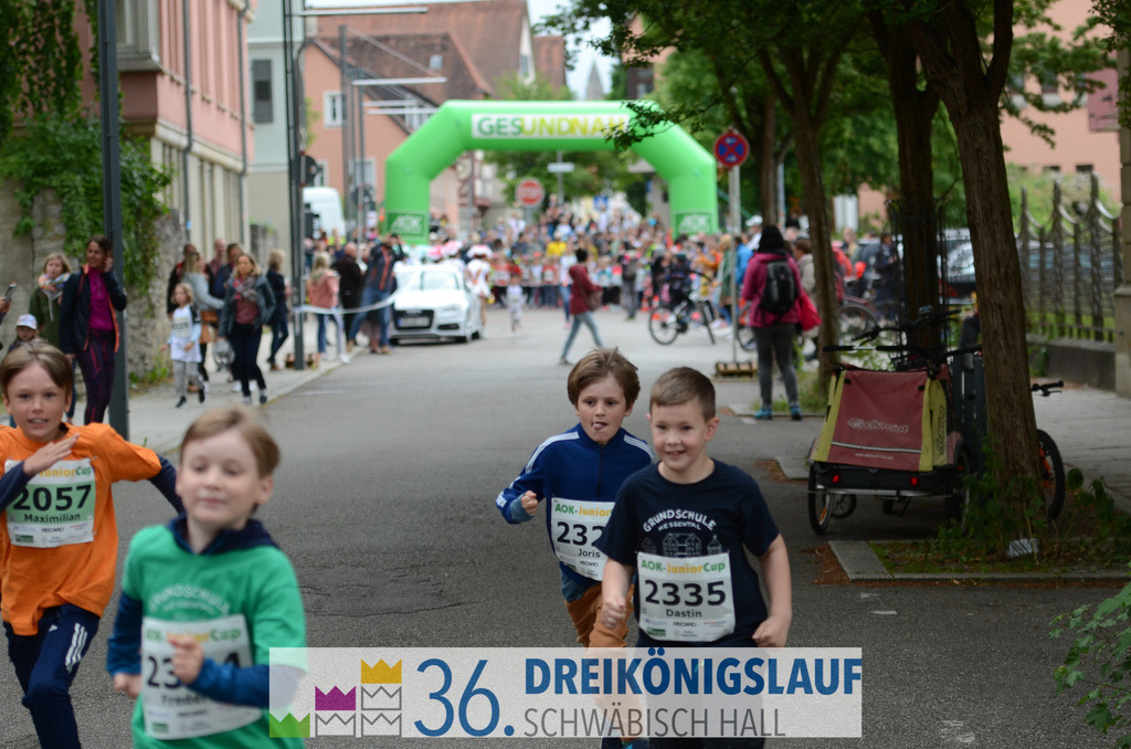 AOK Junior Cup 400m | 3Königslauf 2022 AOK Junior Cup 400m - Realisiert mit Pictrs.com