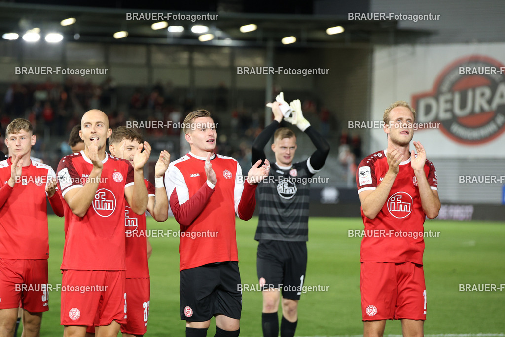SV Wehen Wiesbaden - Rot-Weiss Essen | Wiesbaden, Deutschland, 22.08.2025XXwährend des drittliga Spiels zwischen SV Wehen Wiesbaden und Rot-Weiss Essen am 22.08.2025 in der BRITA-Arena in Wiesbaden. (Foto von Timo Bluhmki-Schmidt/Brauer Fotoagentur