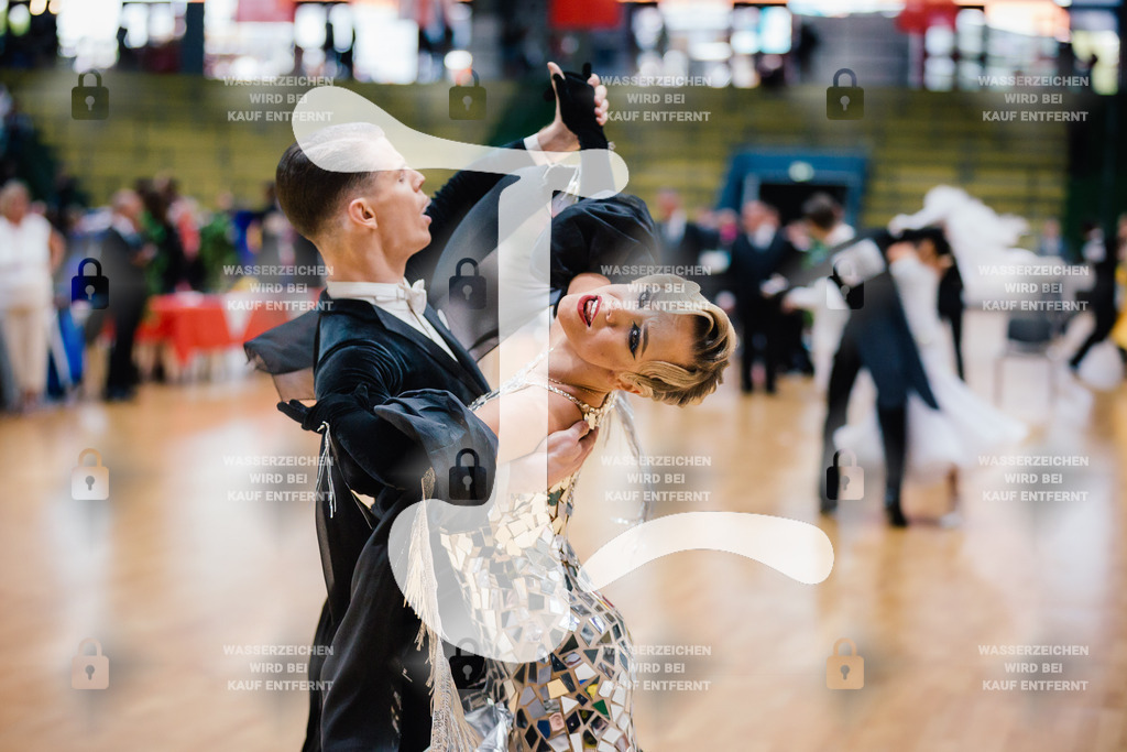 Hessen Tanzt WDSF International Open Standard 3rd (29) Romans Dobrecovs _ Violetta Levchenko (Latvia)-2025-05-17-9758 | Webshop for digital downloads and prints of dance sport, event & show photographer Julian Link - Realisiert mit Pictrs.com