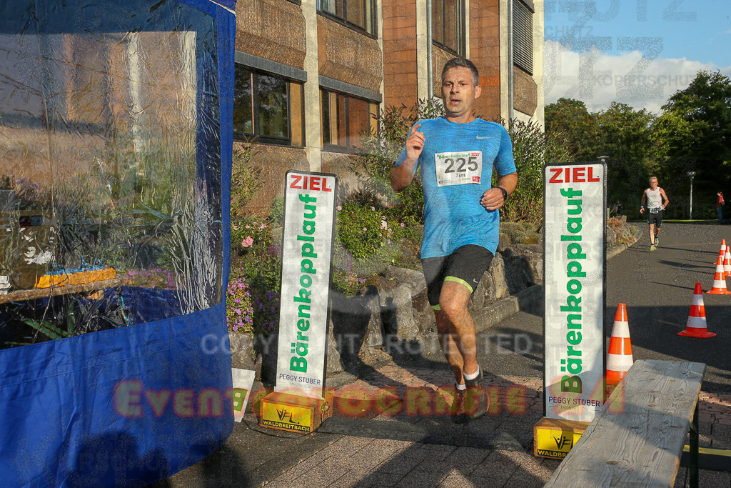 250801_1923_EX1_7809 | Sportfotografie im Rhein-Sieg Kreis, Köln, Bonn, NRW, Rheinland Pfalz, Hessen, etc. Unser Tätigkeitsfeld umfasst den Laufsport vom Volkslauf über den Marathon, Duathlon, Triathon bis zum Ultralauf wie Kölnpfad Ultra oder Schindertrail.