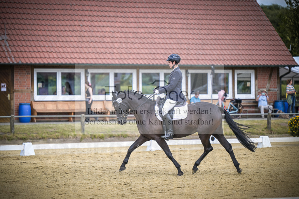 DOS_1978 | Entdecke hochwertige Reitturnierfotos von Foto Oger. Professionell, emotional und authentisch – jetzt Lieblingsmomente im Shop bestellen.Deutschlandweite Turnierfotografie. - Realisiert mit Pictrs.com