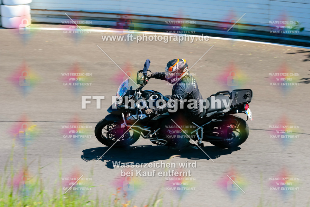 Moto-TeamOBK-22395 | Hier findet Ihr Bilder von Touristenfahrten auf der Nürburgring Nordschleife oder von anderen Veranstaltungen die ich besucht habe. Viel Spass beim Durch Schauen 