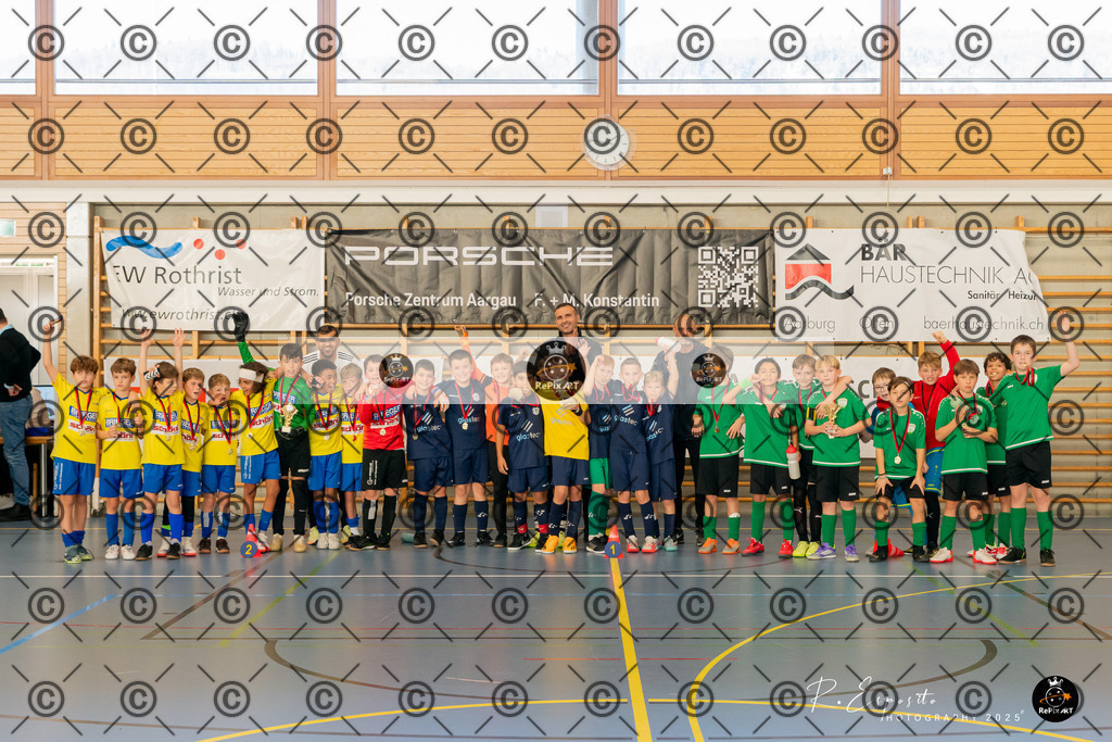 20251122_FCR-Hallenturnier-E_007-89 | Sport und Naturfotografie von Roberto Esposito zeigt echte Momente Bewegung und die Schönheit der Natur. Ausdrucksstarke Bilder schaffen Emotionen.