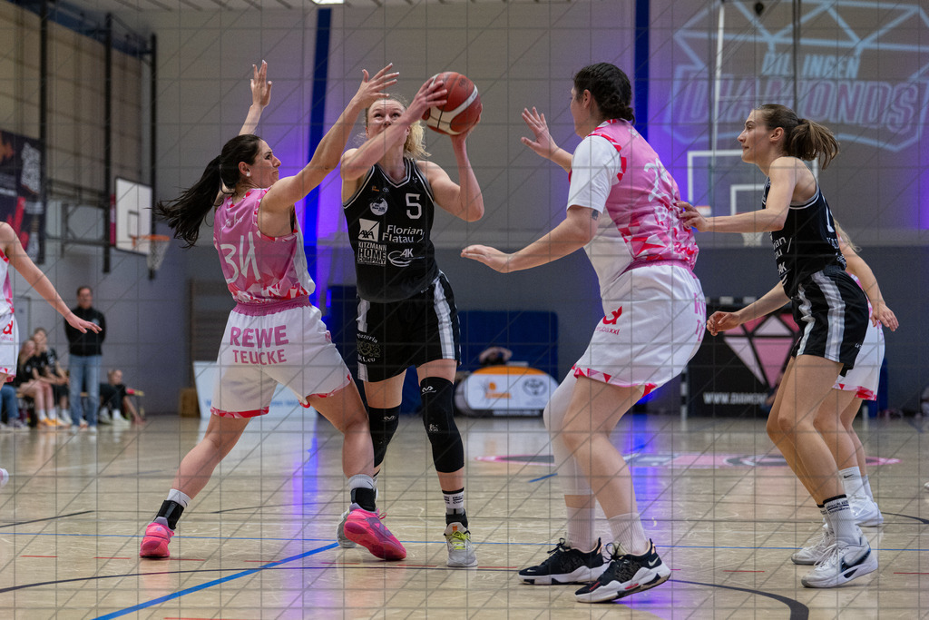 2. DBBL PlayOff 24/25 | 12.04.2025 | Dillingen Diamonds vs. BBC OS | 1/8-Finale, 2. Spiel  | 2. DBBL PlayOff 24/25 | 12.04.2025 | Dillingen Diamonds vs. BBC OS | 1/8-Finale, 2. Spiel  - - - - - CREDIT, www.bullenfotos.de, Martin König, Hörner Weg 40, D-49078 Osnabrück, +4917663732967, Nutzung und Weitergabe nur zu den vereinbarten Zwecken. Presseanfragen an Urheber. Alle Rechte beim Urheber. - - - - - - Realisiert mit Pictrs.com