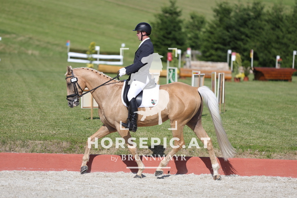 0P6A8157 | Willkommen bei Brunnmayr - Design & Fotografie – Ihrem Spezialisten für Reitturniere und Pferdeveranstaltungen in Oberösterreich, Salzburg und Bayern! Seit über 17 Jahren sind wir leidenschaftlich dabei.