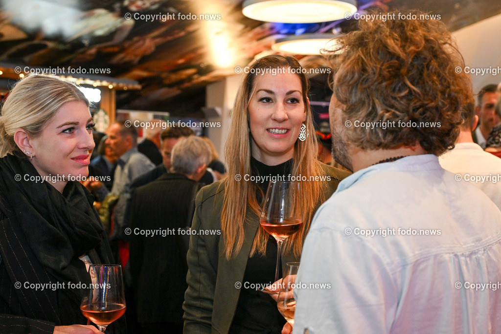 Lassts mas sche griassn_ 2 Tagesbart_ 31.10.2024-101 | bilder, linz, oberösterreich, österreich, europa, photo, foto, tiere, hunde, landwirtschaft, landschaft, politik, wirtschaft, wissenschaft, industrie, verkehr, medizin, society, fodo.news